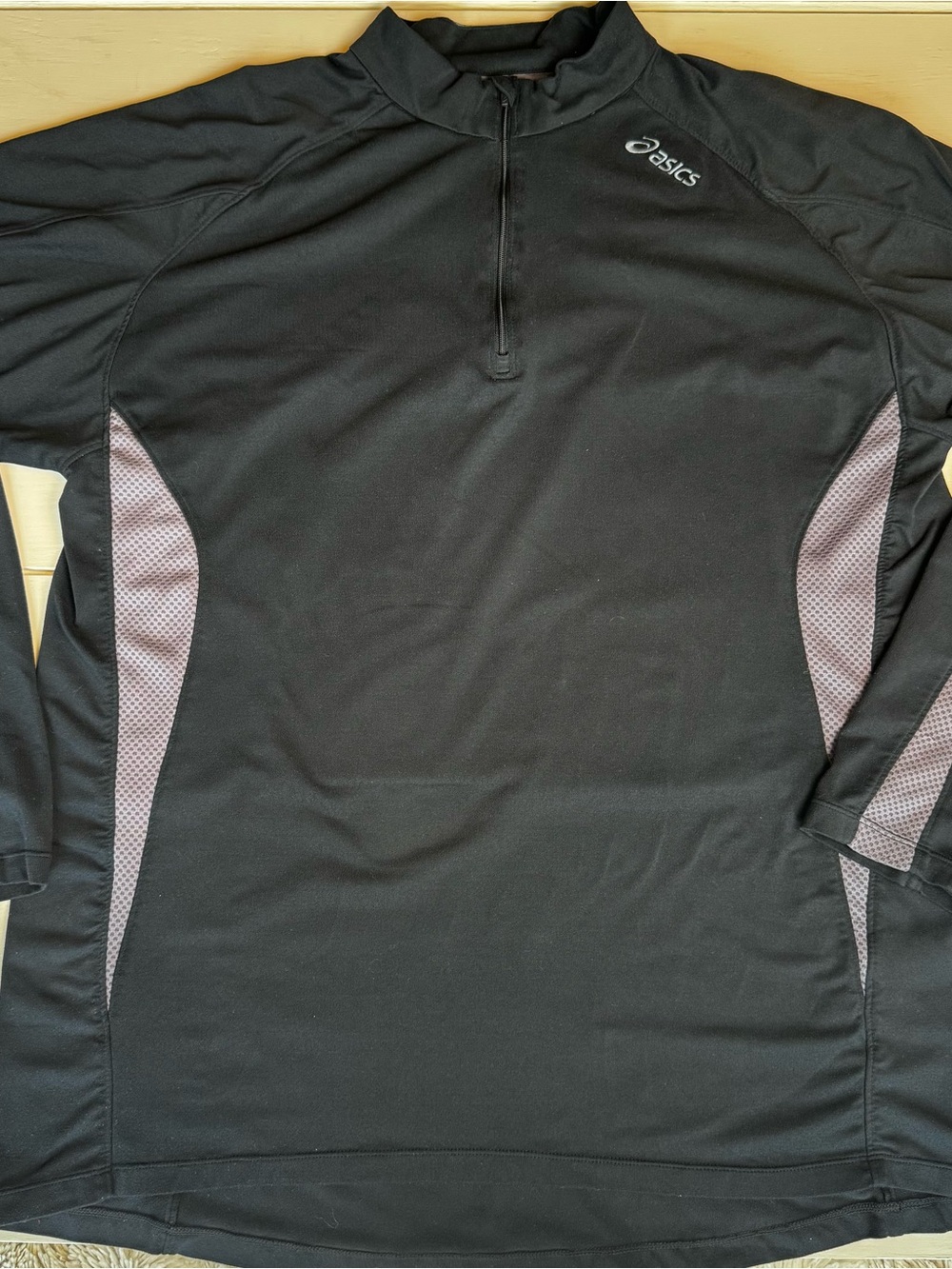 ASICS Men's Black Quarter-Zip Long Sleeve Performance Pullover with Gray Panels